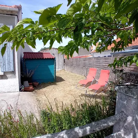 Maison Tranquille Dans Le Centre Holiday home